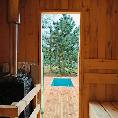 W Miasteczku Portowym Uraz (Trzebnica)